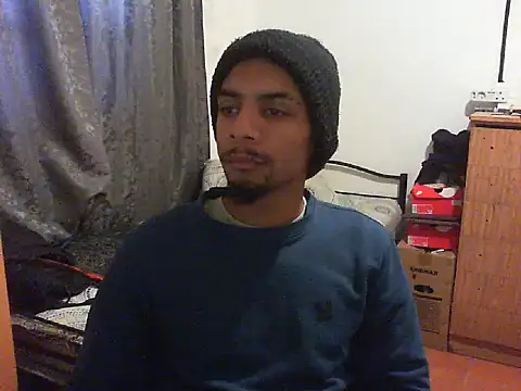 Snapshot of 29YOURZ_28_ chatting on 09-12-25, 06:24 29YOURZ 28  online show from 09-12-25, 06:24