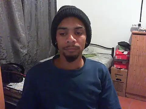 Snapshot of 29YOURZ_28_ chatting on 09-12-25, 09:15 29YOURZ 28  online show from 09-12-25, 09:15