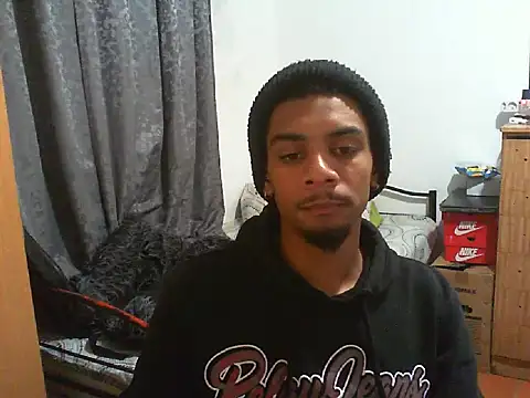 Snapshot of 29YOURZ_28_ chatting on 09-19-25, 08:20 29YOURZ 28  online show from 09-19-25, 08:20
