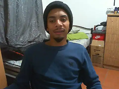 Snapshot of 29YOURZ_28_ chatting on 10-02-25, 06:15 29YOURZ 28  online show from 10-02-25, 06:15