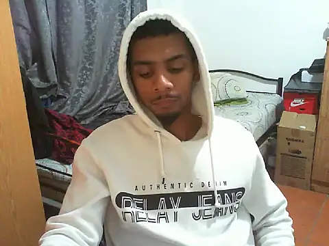 Snapshot of 29YOURZ_28_ chatting on 10-04-25, 04:16 29YOURZ 28  online show from 10-04-25, 04:16