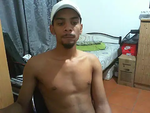 Snapshot of 29YOURZ_28_ chatting on 10-13-25, 03:56 29YOURZ 28  online show from 10-13-25, 03:56