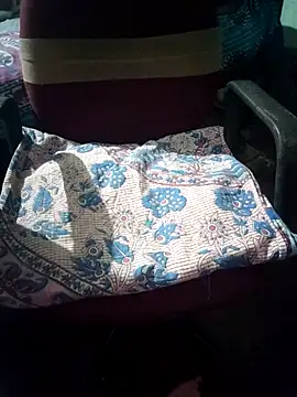 Snapshot of Ralisha_Rani chatting on 10-27-25, 07:51 Ralisha Rani online show from 10-27-25, 07:51