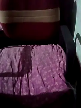 Snapshot of Ralisha_Rani chatting on 12-20-25, 11:34 Ralisha Rani online show from 12-20-25, 11:34