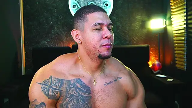 Snapshot of MassimoWalton2 chatting on 03-20-25, 01:48 MassimoWalton2 online show from 03-20-25, 01:48