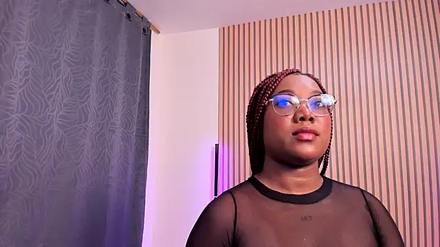 Snapshot of Sali_g chatting on 02-21-25, 11:10 Sali g online show from 02-21-25, 11:10
