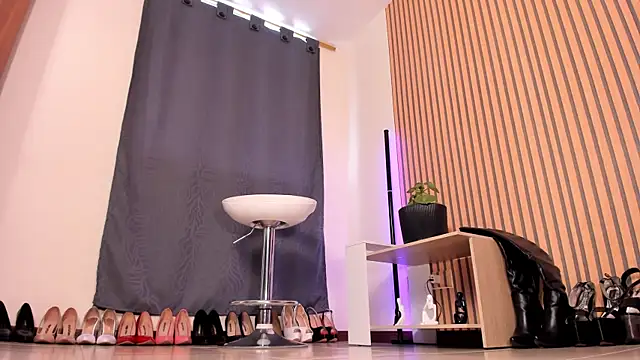 Snapshot of Sali_g chatting on 03-09-25, 04:33 Sali g online show from 03-09-25, 04:33