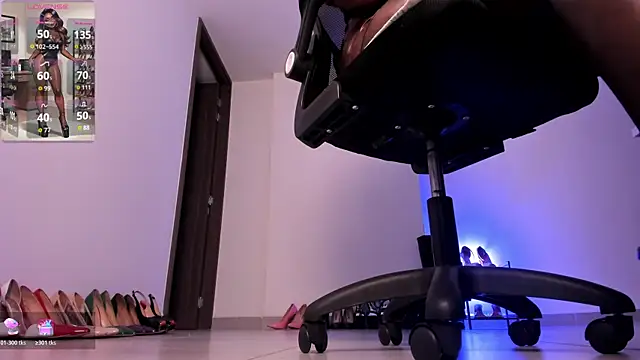 Snapshot of Sali_g chatting on 01-12-26, 09:20 Sali g online show from 01-12-26, 09:20