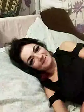 Snapshot of SweetLeila40 chatting on 01-11-25, 06:33 SweetLeila40 online show from 01-11-25, 06:33