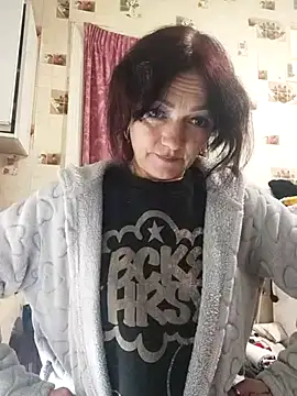 Snapshot of SweetLeila40 chatting on 12-22-25, 07:00 SweetLeila40 online show from 12-22-25, 07:00