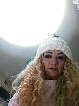 Snapshot of SweetLeila40 chatting on 01-18-26, 06:01 SweetLeila40 online show from 01-18-26, 06:01