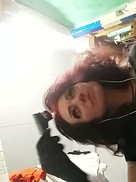 Snapshot of SweetLeila40 chatting on 03-10-26, 01:54 SweetLeila40 online show from 03-10-26, 01:54