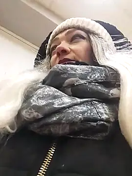 SweetLeila40 online show from 03-18-26, 04:43