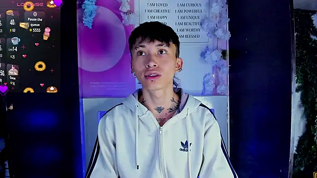 juniior 2311  online show from 02-12-25, 09:22