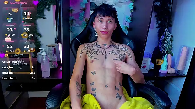 juniior 2311  online show from 03-20-25, 06:09