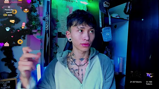 juniior 2311  online show from 03-21-25, 12:17