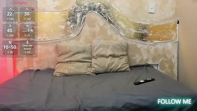 Snapshot of melaniecooperr chatting on 10-19-25, 03:18 melaniecooperr online show from 10-19-25, 03:18