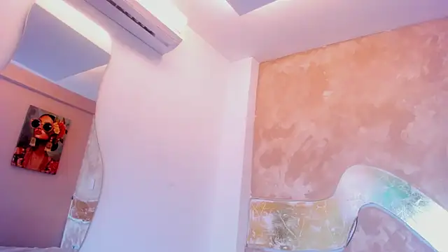 Snapshot of melaniecooperr chatting on 10-26-25, 02:39 melaniecooperr online show from 10-26-25, 02:39