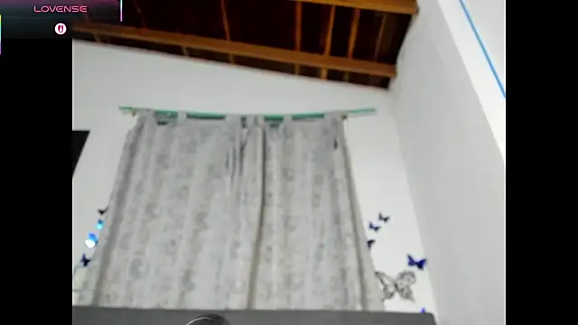 Laila Laly online show from 04-29-26, 03:49