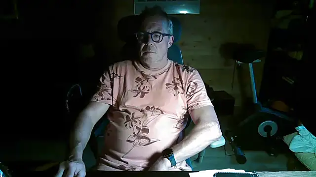 Snapshot of lelohop chatting on 09-22-25, 12:51 lelohop online show from 09-22-25, 12:51