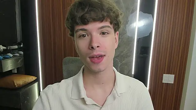 Snapshot of calvin_love_you chatting on 07-08-26, 03:05 calvin love you online show from 07-08-26, 03:05