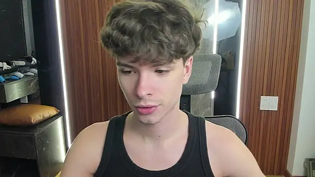 Snapshot of calvin_love_you chatting on 07-15-26, 03:17 calvin love you online show from 07-15-26, 03:17