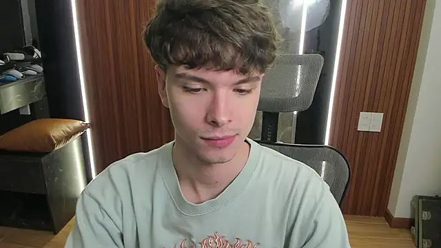 Snapshot of calvin_love_you chatting on 07-21-26, 03:03 calvin love you online show from 07-21-26, 03:03