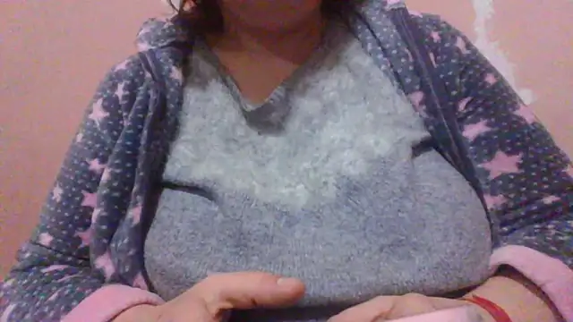 Snapshot of maria38xxx chatting on 01-07-25, 02:42 maria38xxx online show from 01-07-25, 02:42