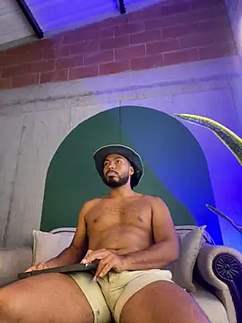 Snapshot of noah_jones__ chatting on 02-01-26, 04:27 noah jones online show from 02-01-26, 04:27