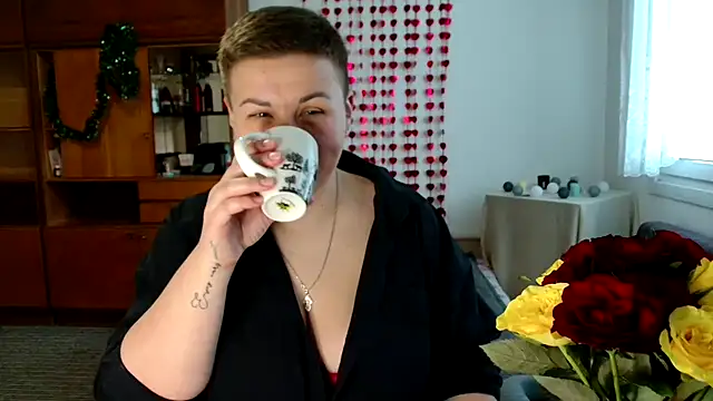 Snapshot of Annet1912 chatting on 02-06-25, 09:22 Annet1912 online show from 02-06-25, 09:22
