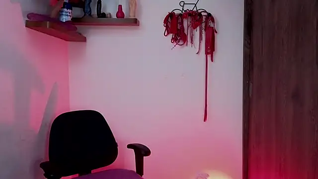 Snapshot of avans_15 chatting on 11-28-25, 11:51 avans 15 online show from 11-28-25, 11:51