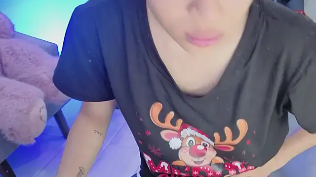 Snapshot of avans_15 chatting on 03-08-26, 12:08 avans 15 online show from 03-08-26, 12:08