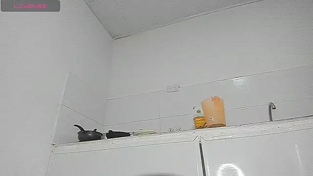 Snapshot of Sophie_sweett19 chatting on 12-27-24, 06:03 Sophie sweett19 online show from 12-27-24, 06:03