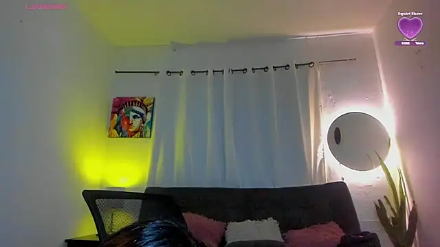 Snapshot of Sophie_sweett19 chatting on 03-08-26, 03:43 Sophie sweett19 online show from 03-08-26, 03:43