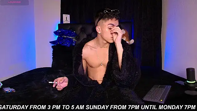James1lee  online show from 07-11-26, 07:55