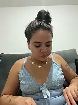 Snapshot of rebeccaareys chatting on 02-01-25, 01:23 rebeccaareys online show from 02-01-25, 01:23