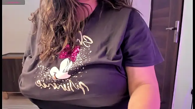 Snapshot of Gulabi_Queen chatting on 03-15-25, 04:02 Gulabi Queen online show from 03-15-25, 04:02