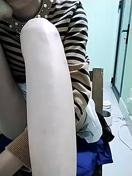 Snapshot of Nana-Cool69 chatting on 11-01-25, 11:07 Nana-Cool69 online show from 11-01-25, 11:07