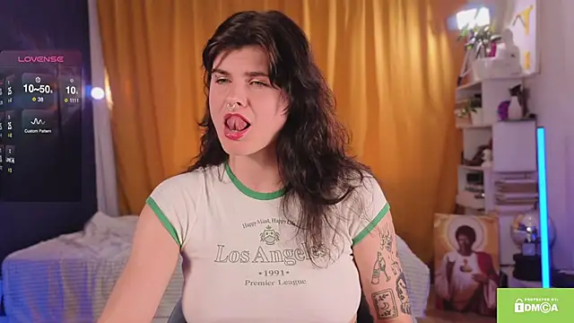 Snapshot of ginavontease chatting on 09-16-25, 12:06 ginavontease online show from 09-16-25, 12:06