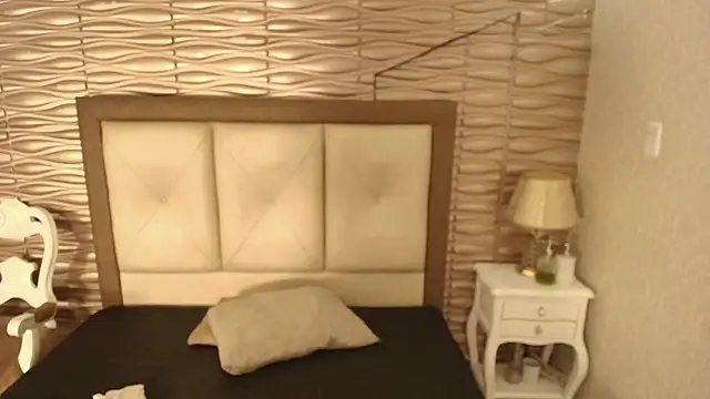 Snapshot of sofiaclauss chatting on 10-12-25, 09:36 sofiaclauss online show from 10-12-25, 09:36