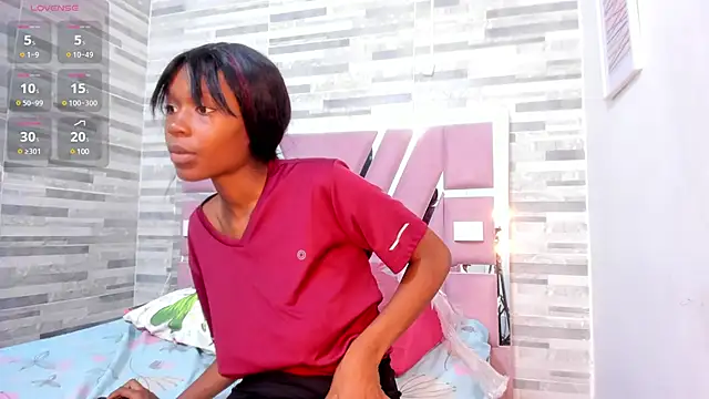 Snapshot of ebony_march chatting on 02-05-25, 06:37 ebony march online show from 02-05-25, 06:37