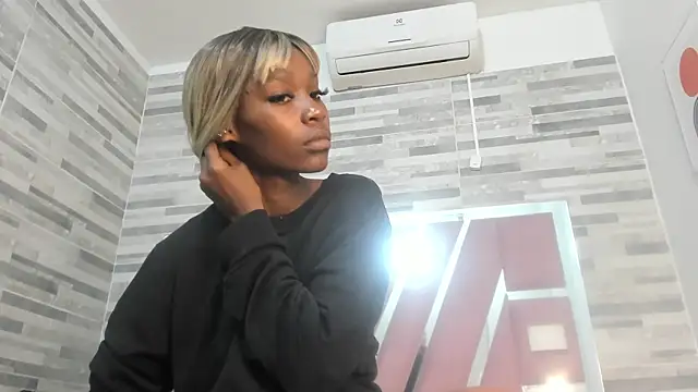 Snapshot of ebony_march chatting on 09-20-25, 06:42 ebony march online show from 09-20-25, 06:42