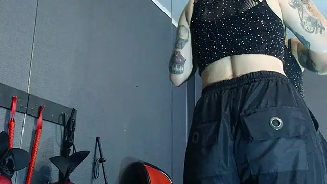 Snapshot of LusstCruella chatting on 03-21-25, 08:08 LusstCruella online show from 03-21-25, 08:08