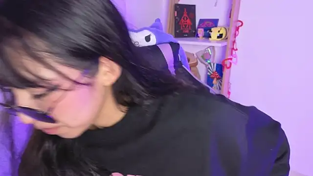 Snapshot of Yommi_Winx chatting on 11-16-25, 03:23 Yommi Winx online show from 11-16-25, 03:23