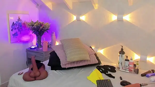 Martina Miiller online show from 04-26-26, 01:20