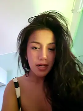 Snapshot of Lau1127 chatting on 09-08-25, 09:25 Lau1127 online show from 09-08-25, 09:25