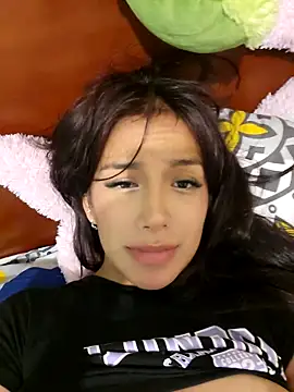 Snapshot of Lau1127 chatting on 09-27-25, 02:27 Lau1127 online show from 09-27-25, 02:27