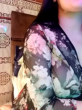 Snapshot of im_here- chatting on 02-05-25, 05:31 im here- online show from 02-05-25, 05:31