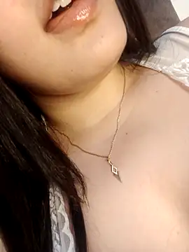 Snapshot of im_here- chatting on 10-22-25, 12:33 im here- online show from 10-22-25, 12:33