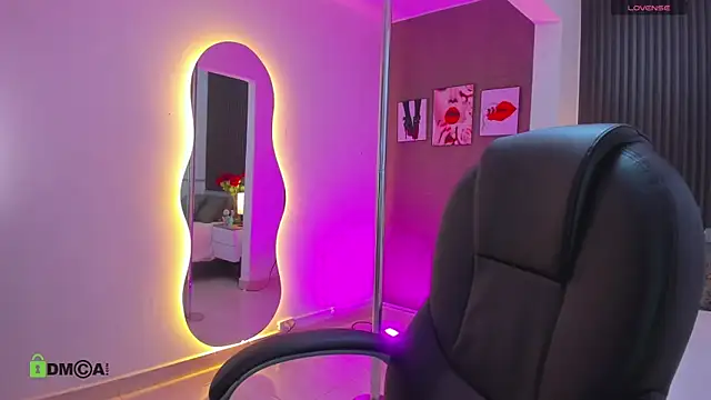 natasha  jackson online show from 04-10-26, 12:10